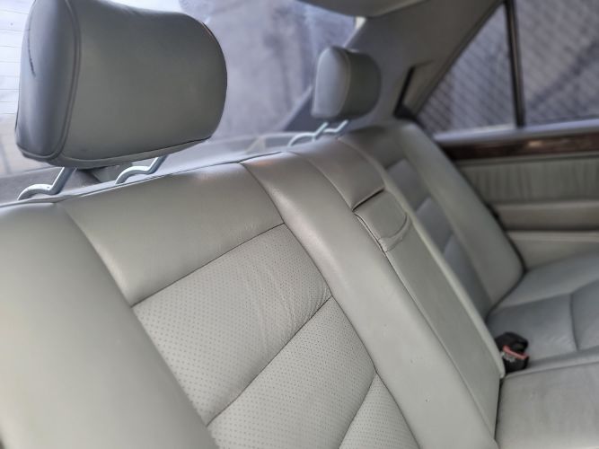 Mercedes-benz-400e-1992-4