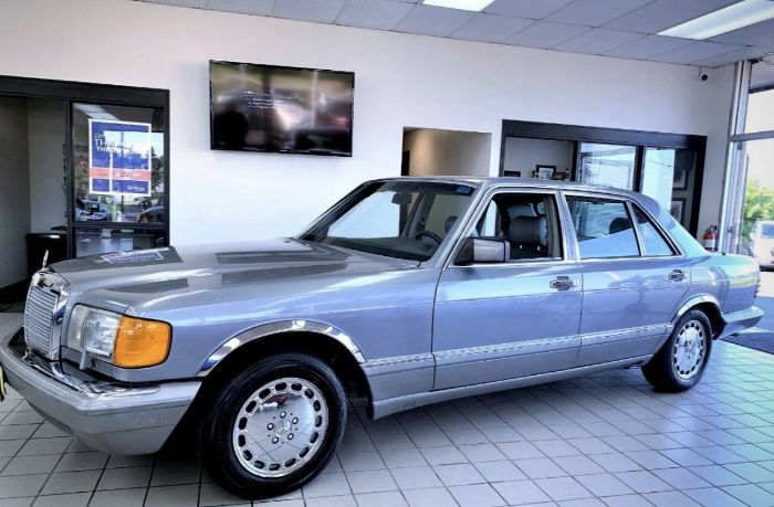 Mercedes-benz-420sel-1988