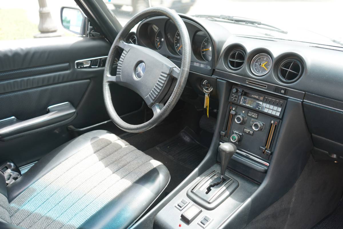 Mercedes-benz-450-sl-1973-silver-13