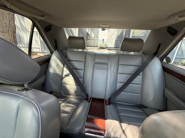 Mercedes-benz-500-500e-1992-silver-10
