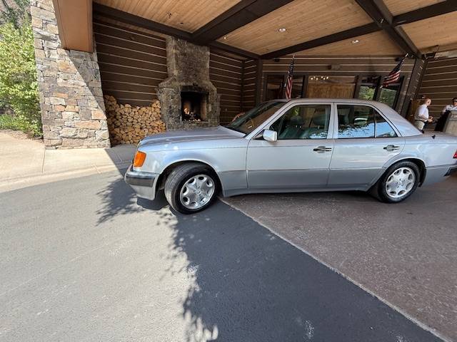 Mercedes-benz-500-500e-1992-silver-16