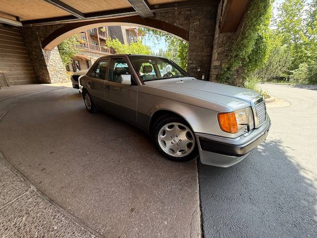 Mercedes-benz-500-500e-1992-silver-17