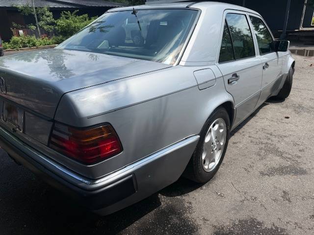 Mercedes-benz-500-500e-1992-silver-3