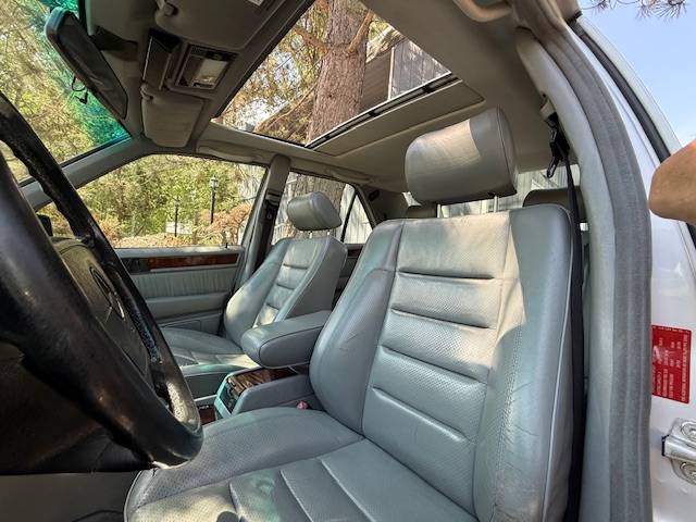 Mercedes-benz-500-500e-1992-silver-9