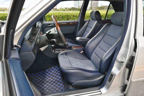 Mercedes-benz-500e-1992-Silver-Blue-12