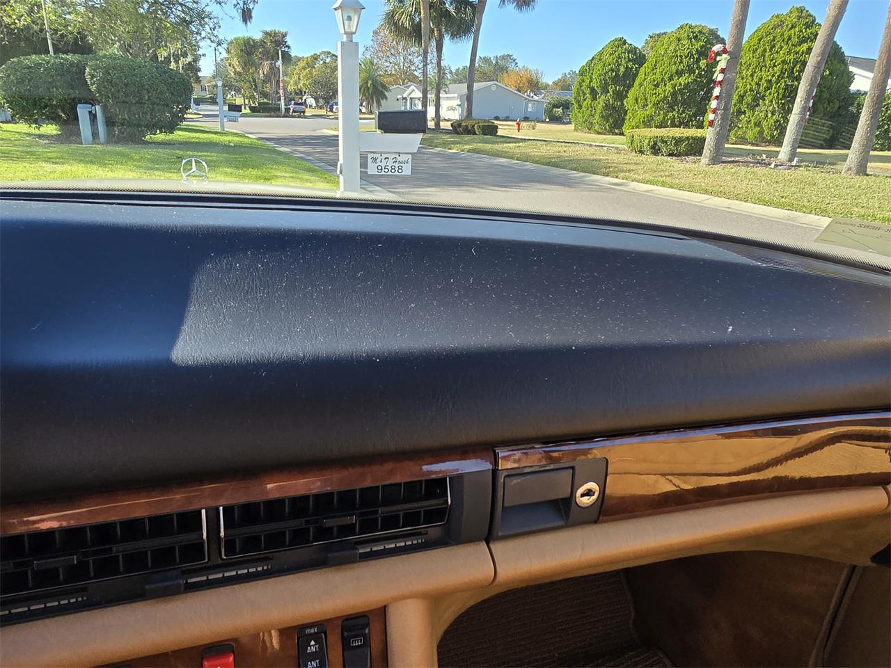 Mercedes-benz-500sel-1985-Pale-Yellow-Tan-15