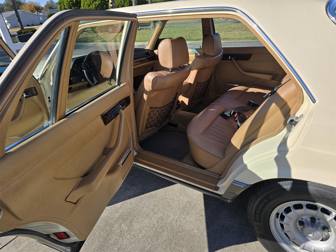 Mercedes-benz-500sel-1985-Pale-Yellow-Tan-16