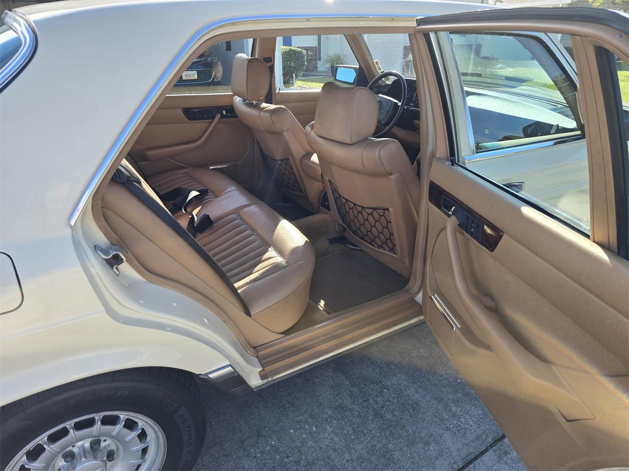 Mercedes-benz-500sel-1985-Pale-Yellow-Tan-19
