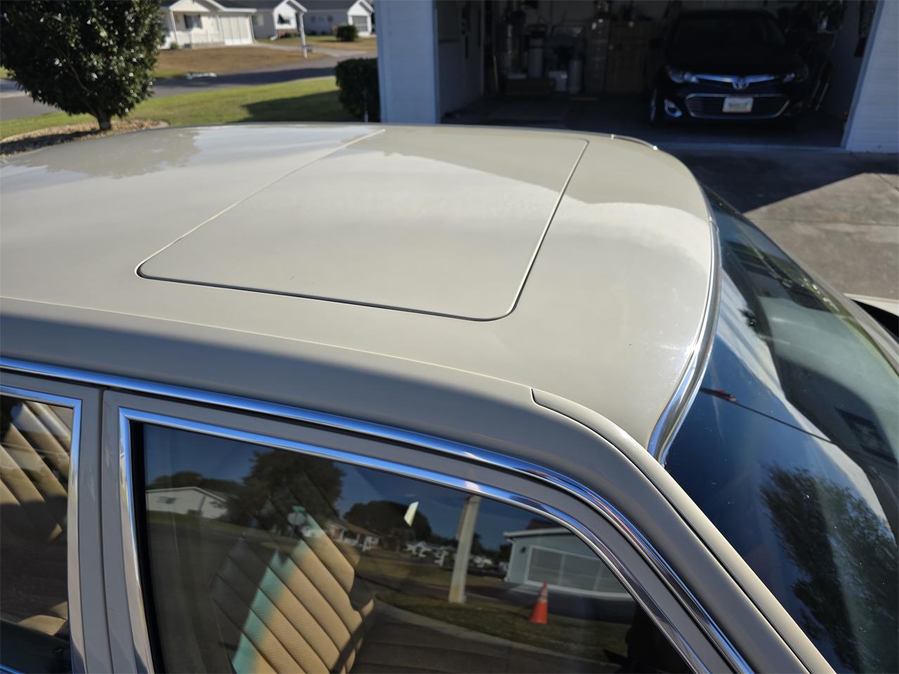 Mercedes-benz-500sel-1985-Pale-Yellow-Tan-3