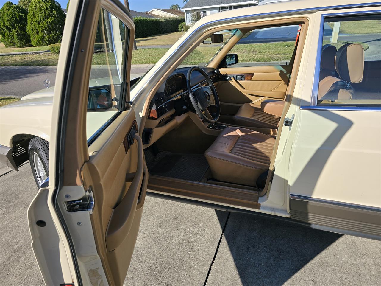 Mercedes-benz-500sel-1985-Pale-Yellow-Tan-8