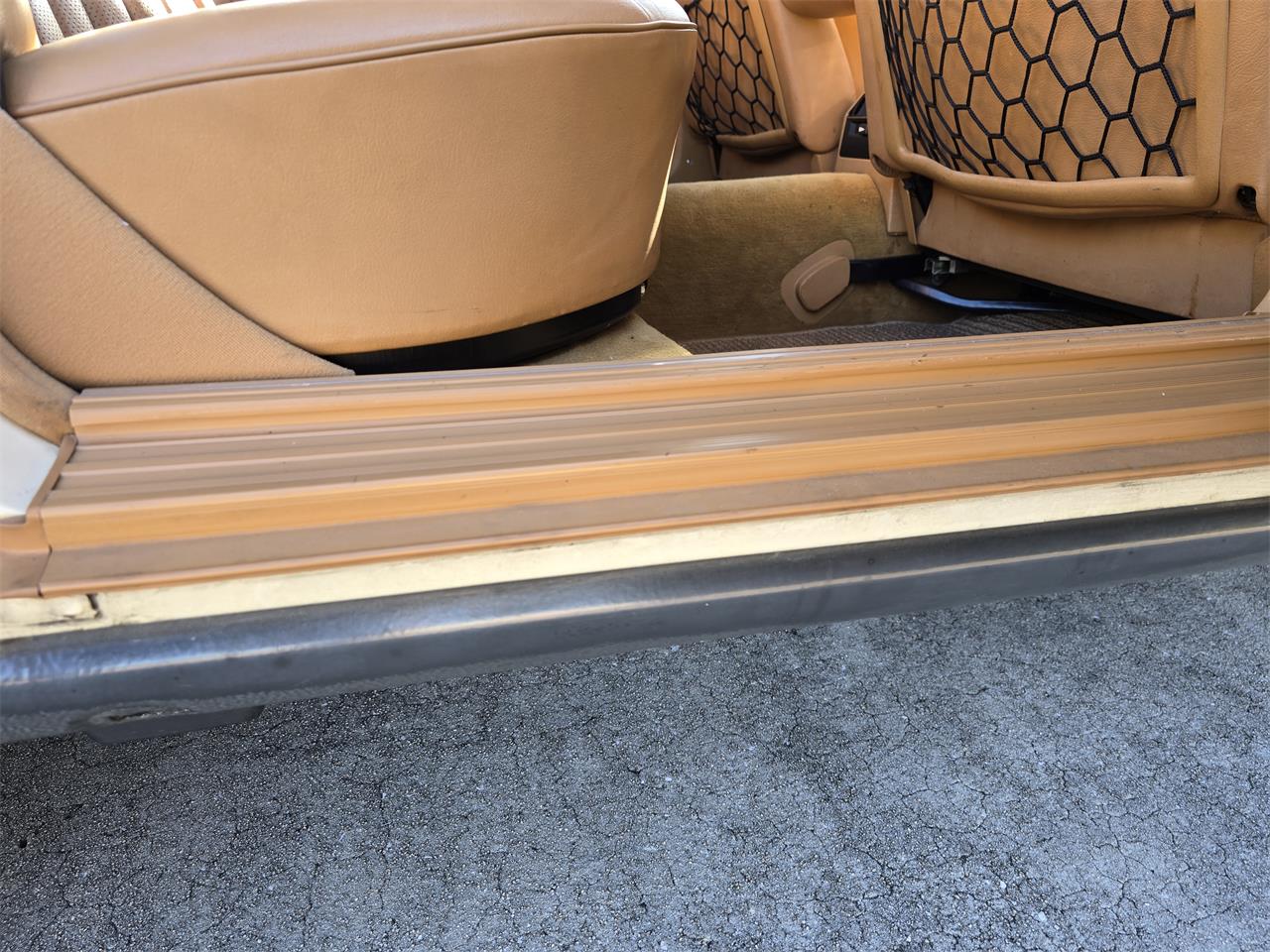 Mercedes-benz-500sel-1985-Pale-Yellow-Tan-9