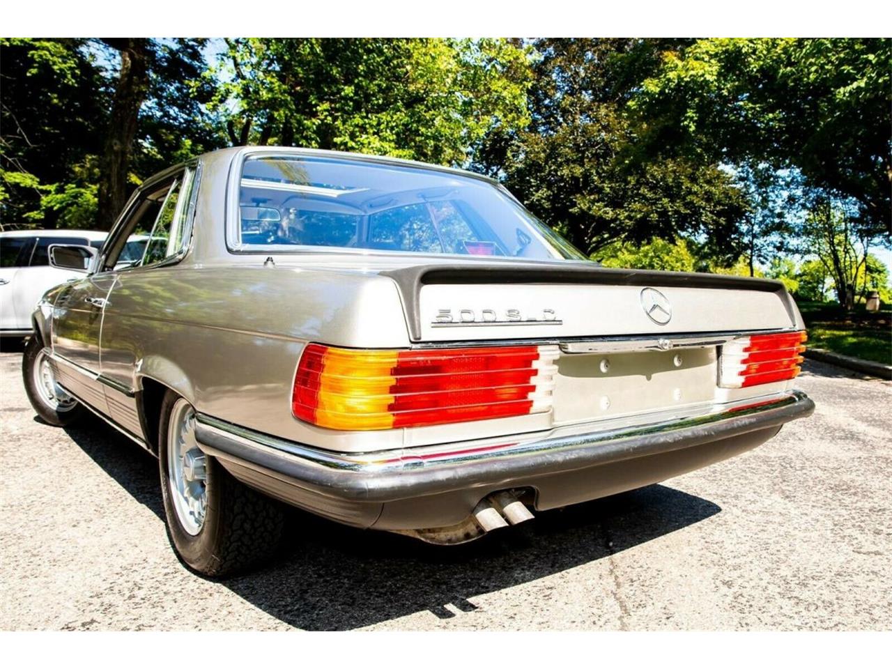 Mercedes-benz-500slc-1981-Silver-Gray-4
