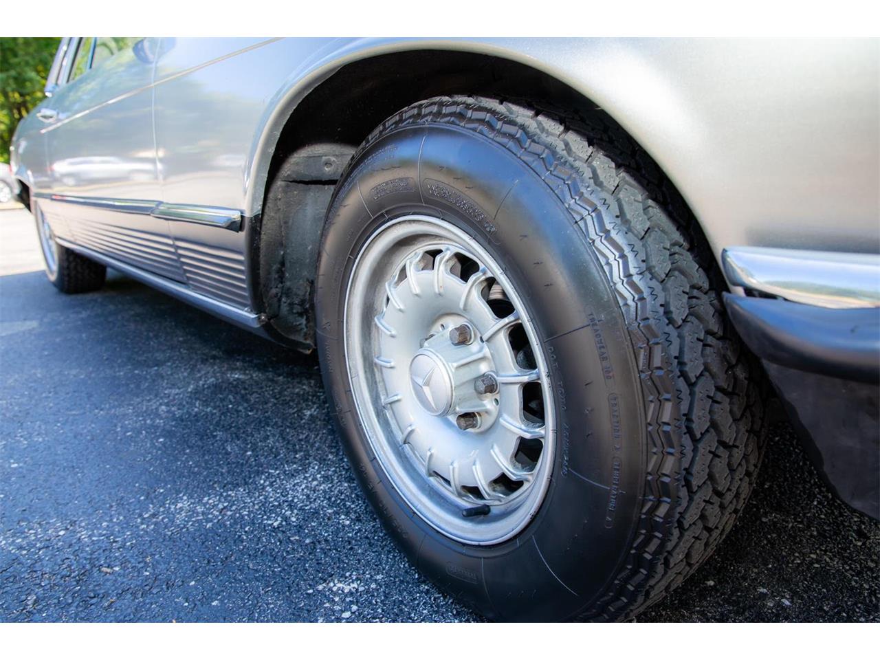 Mercedes-benz-500slc-1981-Silver-Gray-9