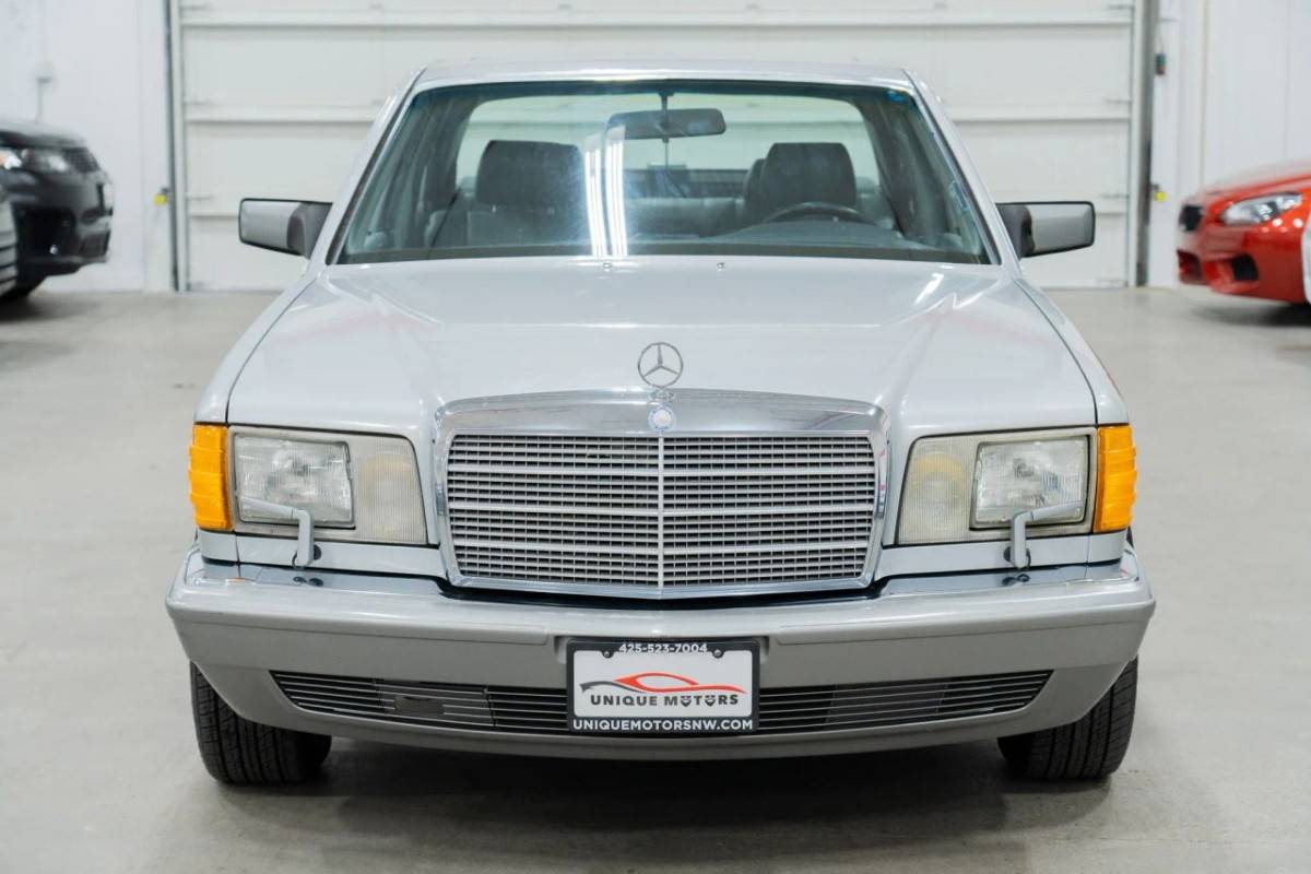 Mercedes-benz-560-series-sel-4d-1991-silver-1