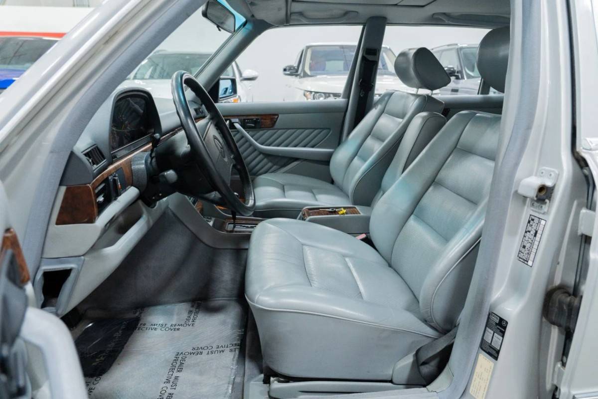Mercedes-benz-560-series-sel-4d-1991-silver-12