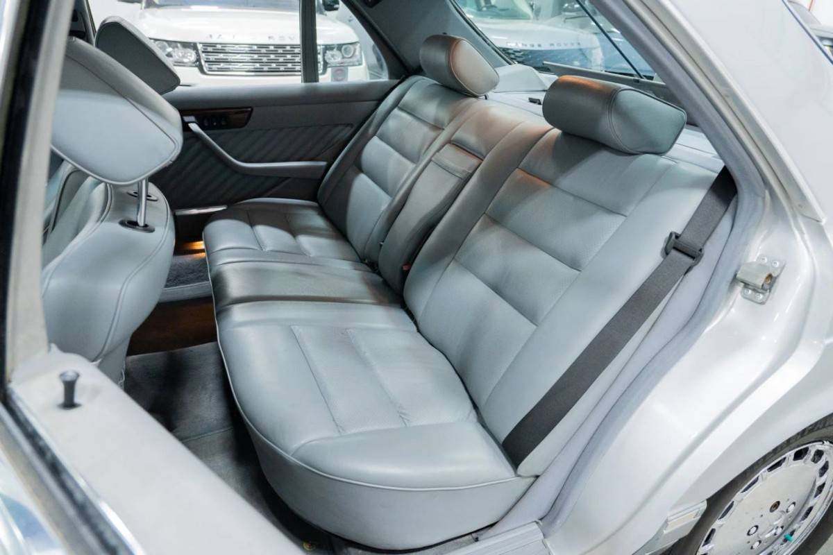 Mercedes-benz-560-series-sel-4d-1991-silver-15