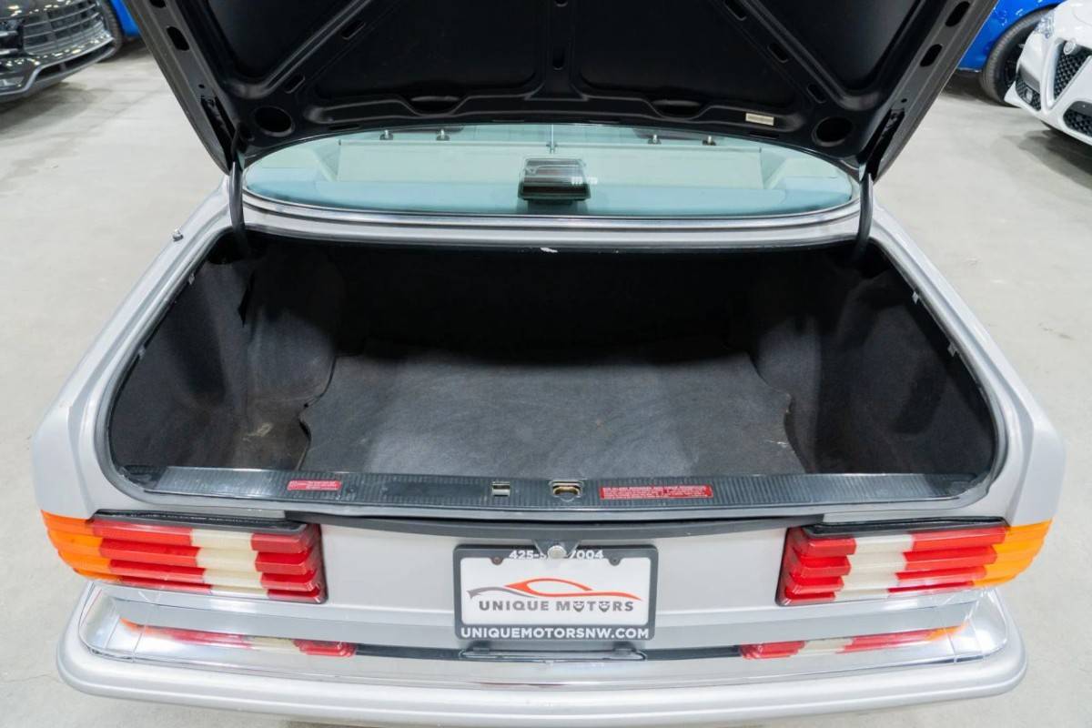 Mercedes-benz-560-series-sel-4d-1991-silver-16
