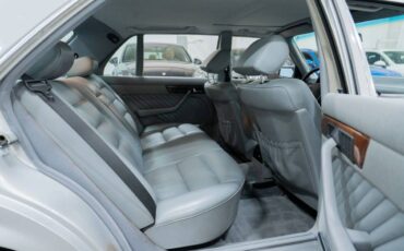 Mercedes-benz-560-series-sel-4d-1991-silver-17