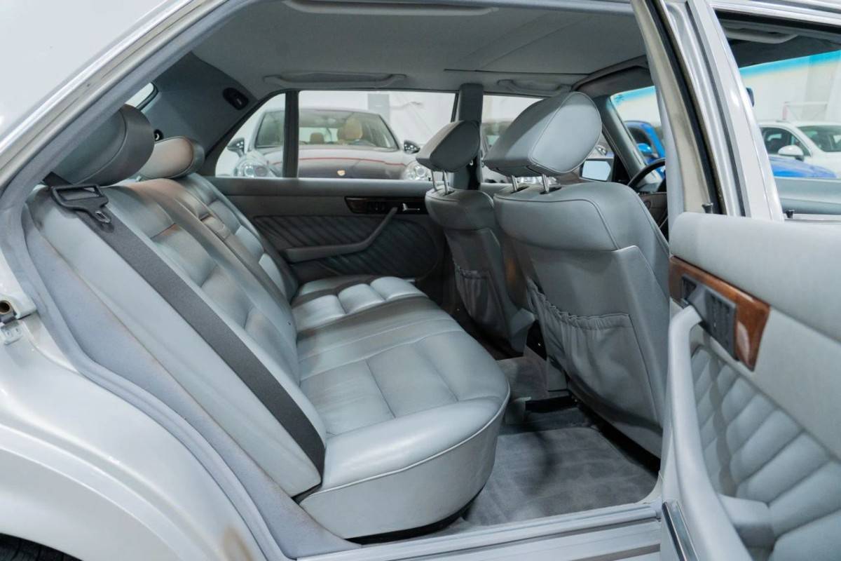 Mercedes-benz-560-series-sel-4d-1991-silver-17