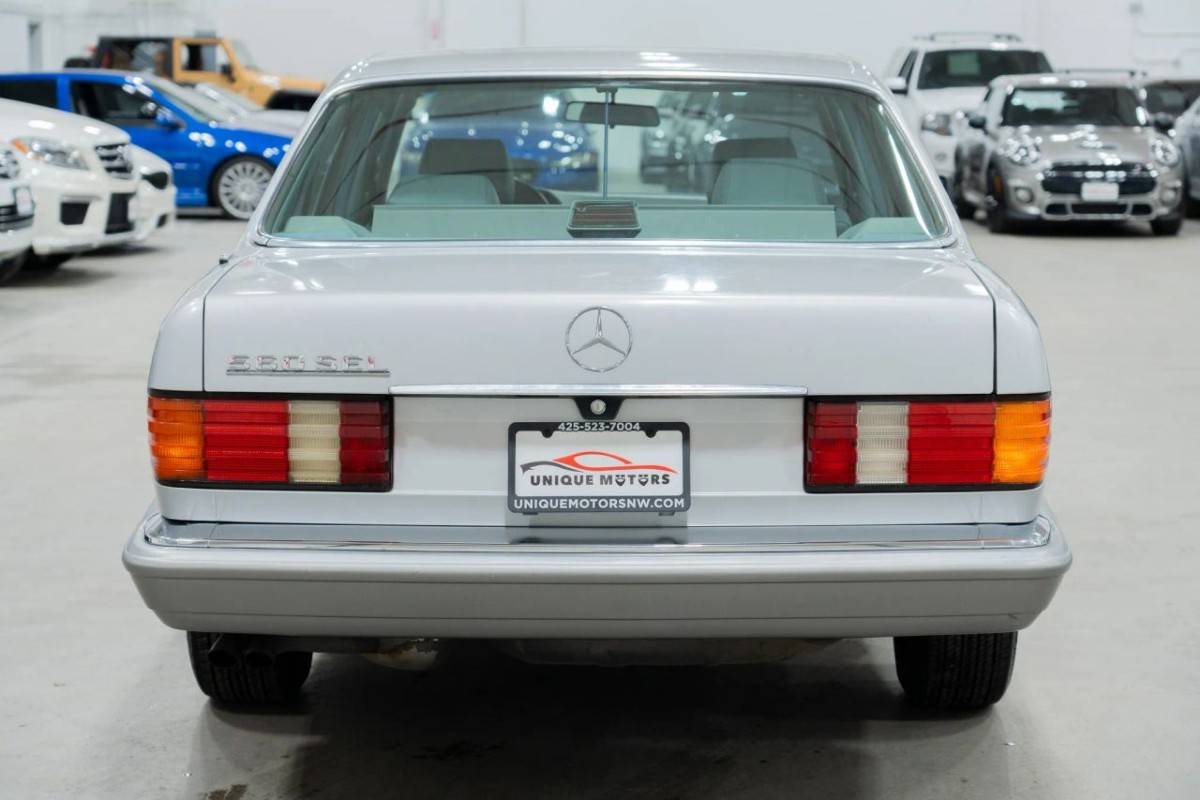 Mercedes-benz-560-series-sel-4d-1991-silver-5
