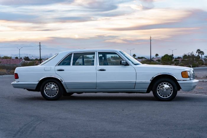 Mercedes-benz-560sel-1989-White-Gray-4