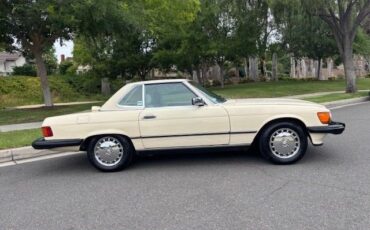 Mercedes-benz-560sl-1986-Yellow-tan-1
