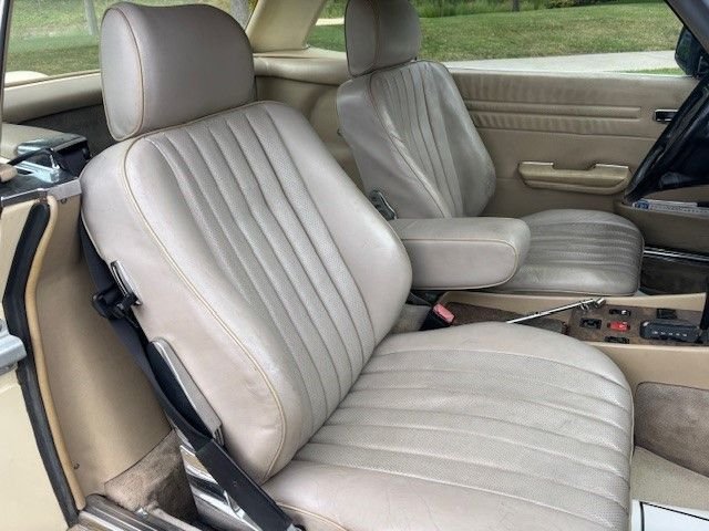 Mercedes-benz-560sl-1986-Yellow-tan-13