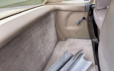 Mercedes-benz-560sl-1986-Yellow-tan-14