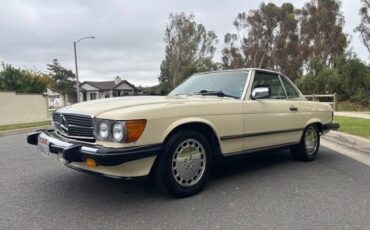 Mercedes-benz-560sl-1986-Yellow-tan-18