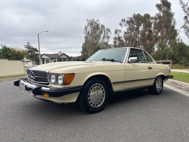 Mercedes-benz-560sl-1986-Yellow-tan-18