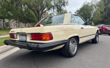Mercedes-benz-560sl-1986-Yellow-tan-19