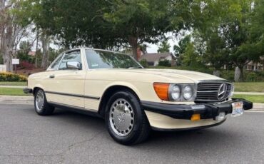 Mercedes-benz-560sl-1986-Yellow-tan-2