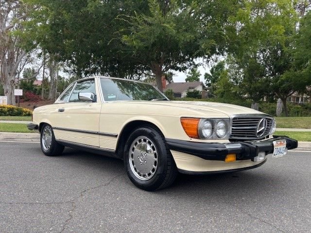 Mercedes-benz-560sl-1986-Yellow-tan-2