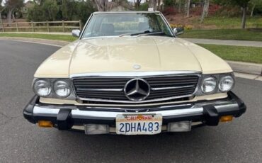 Mercedes-benz-560sl-1986-Yellow-tan-3
