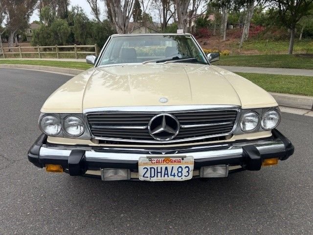 Mercedes-benz-560sl-1986-Yellow-tan-3