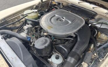 Mercedes-benz-560sl-1986-Yellow-tan-4
