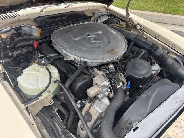 Mercedes-benz-560sl-1986-Yellow-tan-6
