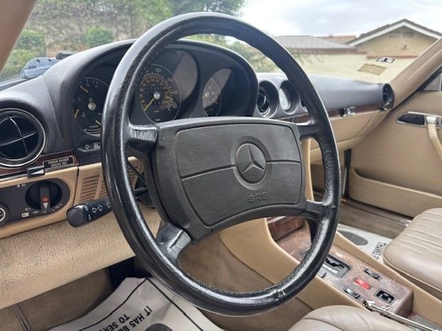 Mercedes-benz-560sl-1986-Yellow-tan-8