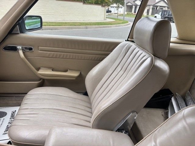 Mercedes-benz-560sl-1986-Yellow-tan-9