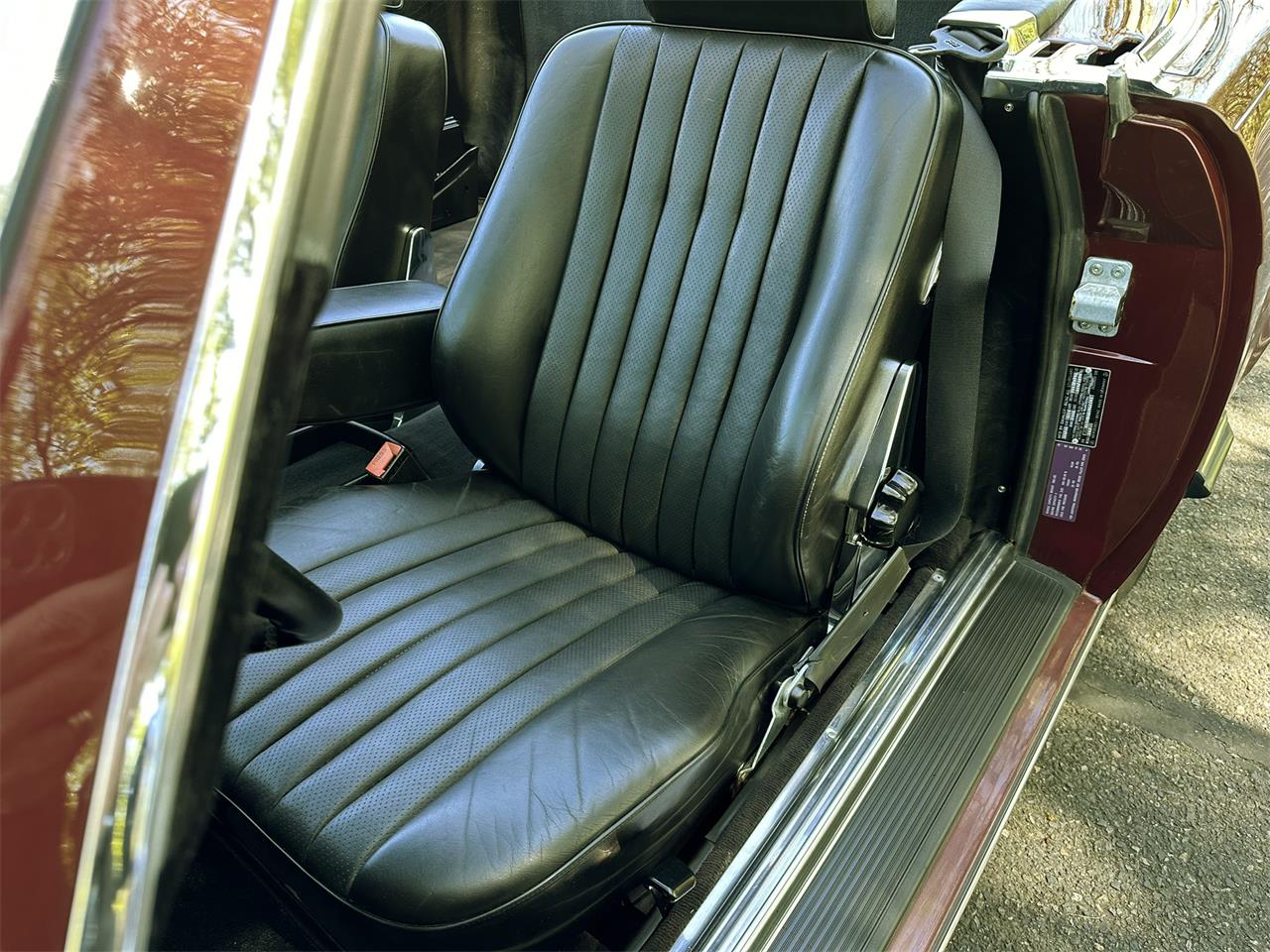 Mercedes-benz-560sl-1987-Burgundy-Black-26