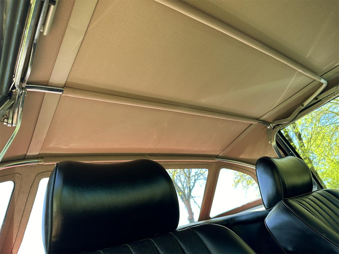 Mercedes-benz-560sl-1987-Burgundy-Black-33