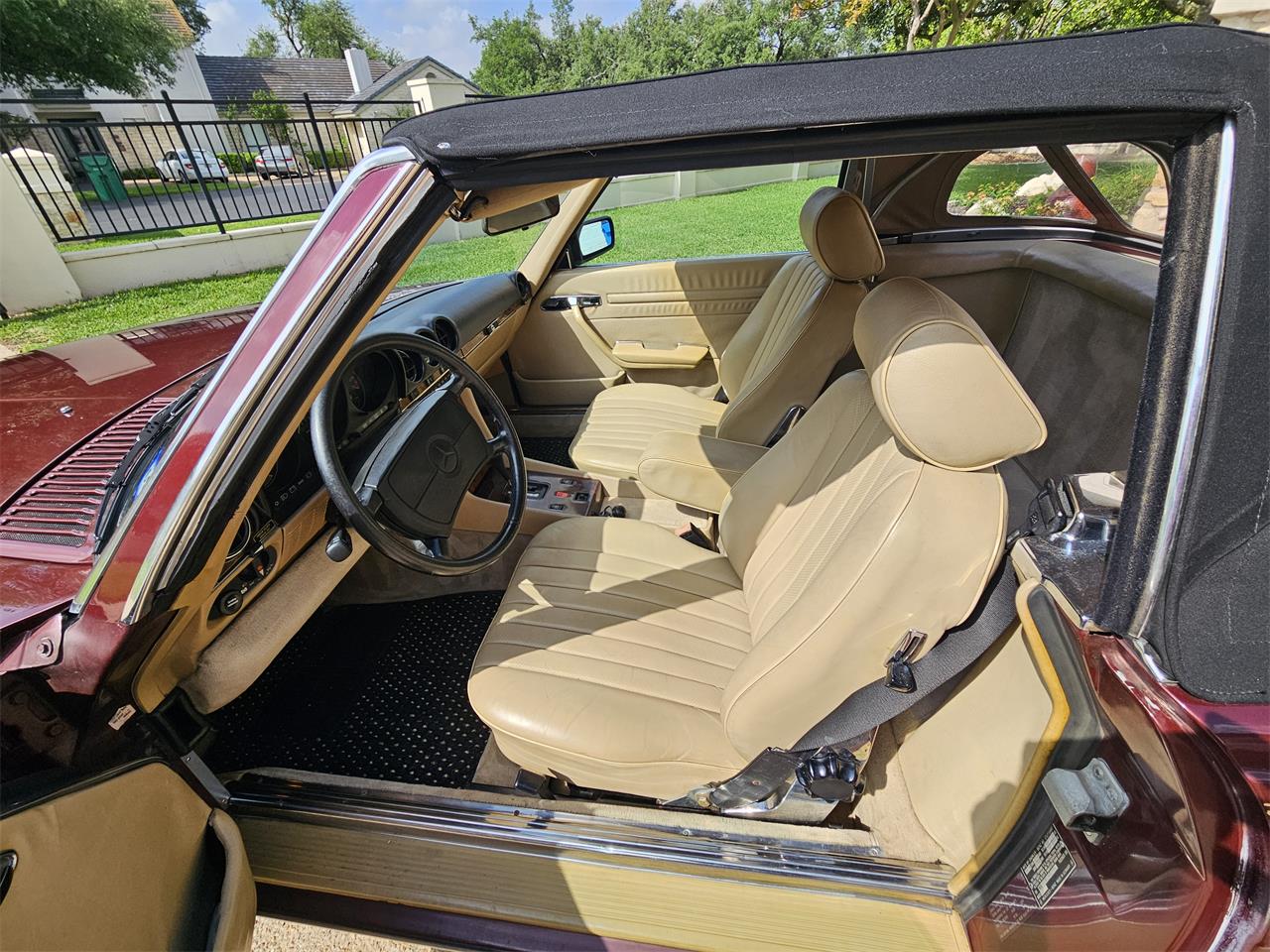 Mercedes-benz-560sl-1988-Cabernet-DB507-Biscuit-Mushroom-275-2