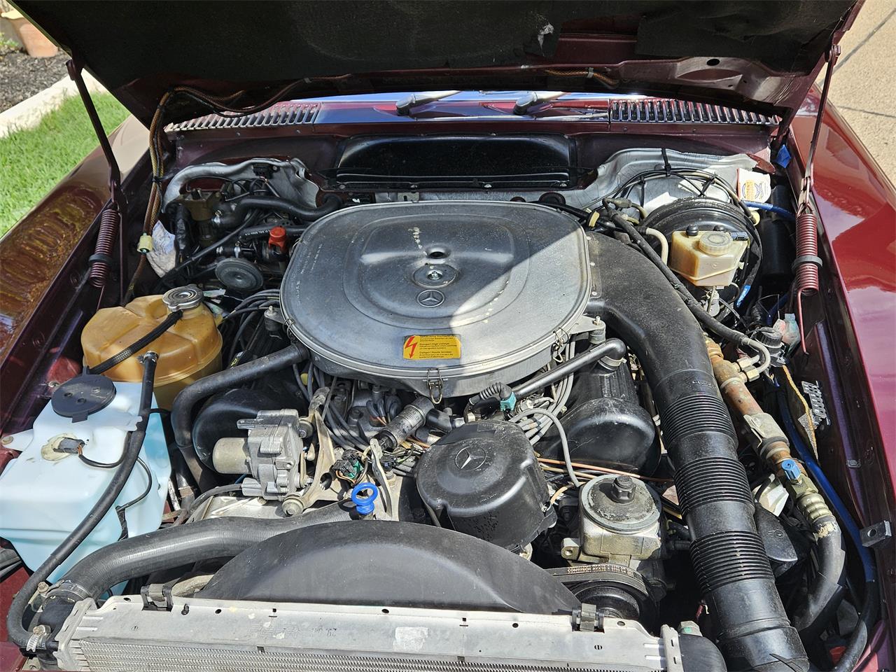 Mercedes-benz-560sl-1988-Cabernet-DB507-Biscuit-Mushroom-275-3