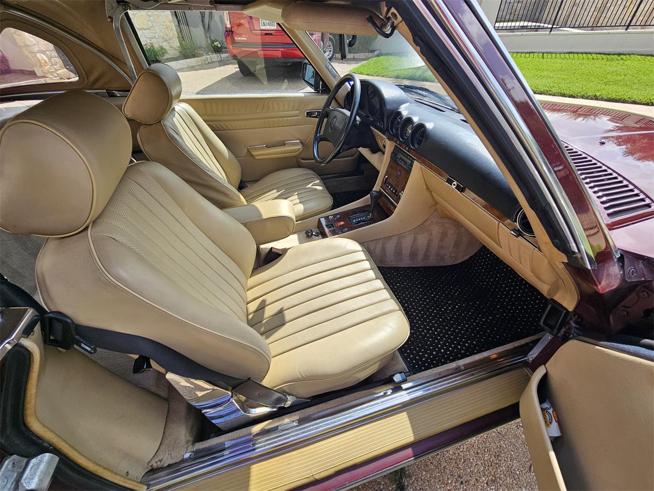 Mercedes-benz-560sl-1988-Cabernet-DB507-Biscuit-Mushroom-275-5