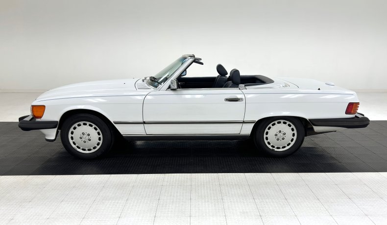 Mercedes-benz-560sl-1988-White-Navy-Blue-11