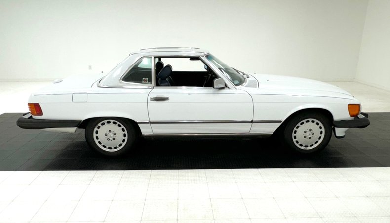 Mercedes-benz-560sl-1988-White-Navy-Blue-17