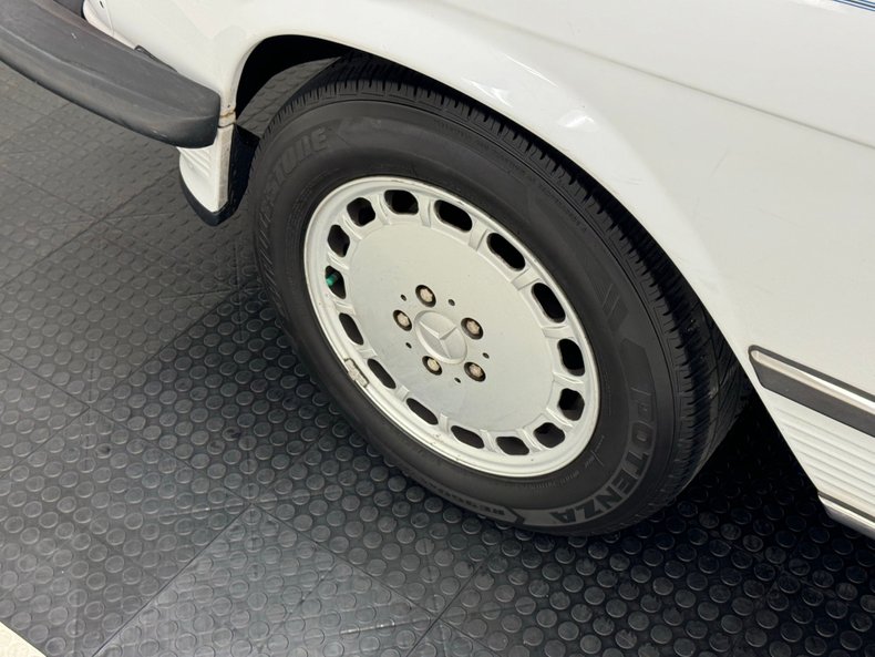 Mercedes-benz-560sl-1988-White-Navy-Blue-22