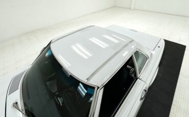 Mercedes-benz-560sl-1988-White-Navy-Blue-24
