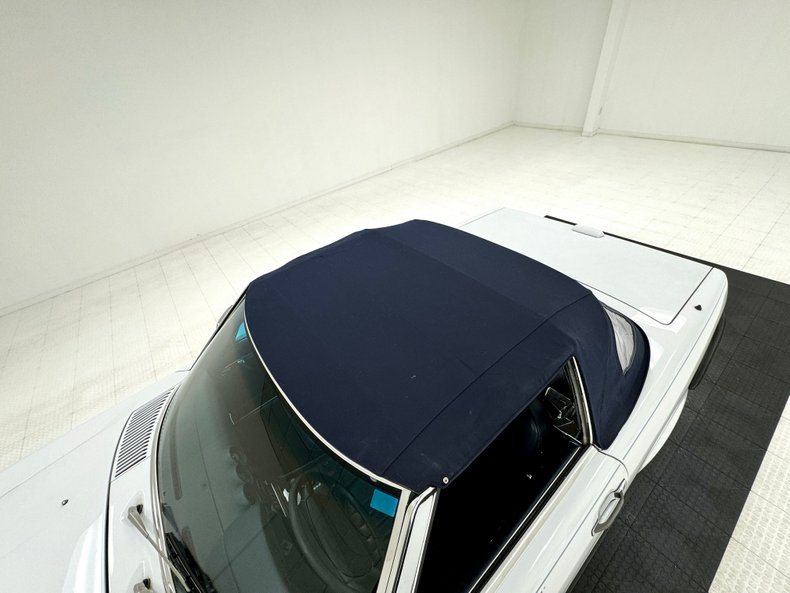 Mercedes-benz-560sl-1988-White-Navy-Blue-25