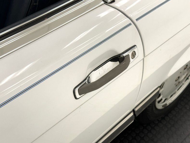 Mercedes-benz-560sl-1988-White-Navy-Blue-28